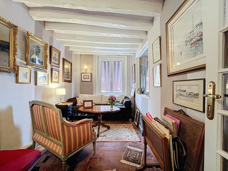 Propriété - 450 m² - 17 pièces