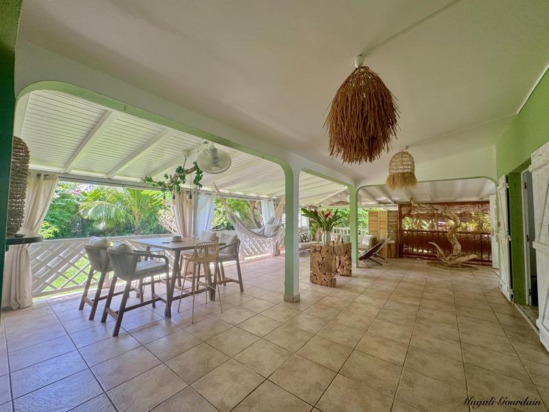 Propriété - 232 m² - 11 pièces