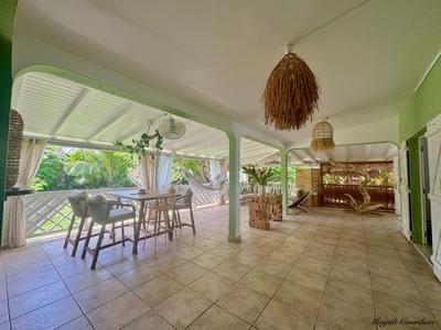 Propriété - 232 m² - 11 pièces