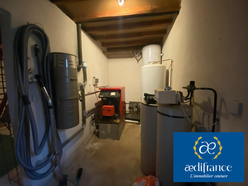 Maison traditionnelle - 231 m² - 9 pièces