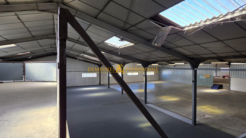 Local commercial - 1 272 m²