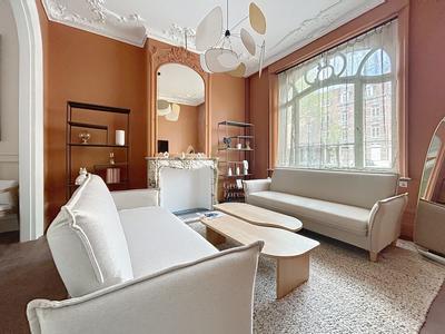 Maison - 252 m² - 9 pièces