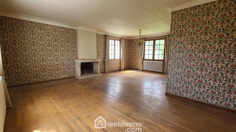 Maison - 267 m² - 12 pièces