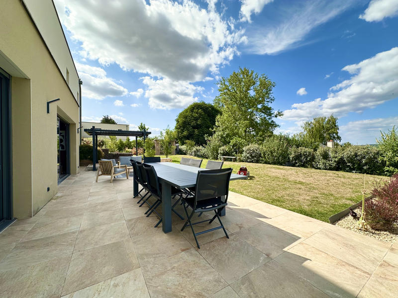 Maison - 223 m² - 8 pièces