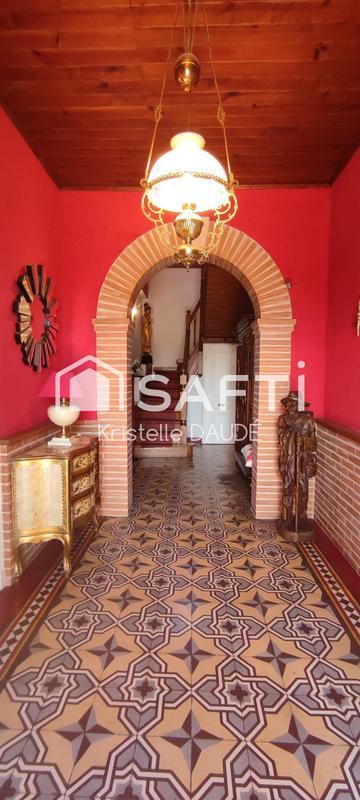 Maison - 240 m² - 8 pièces