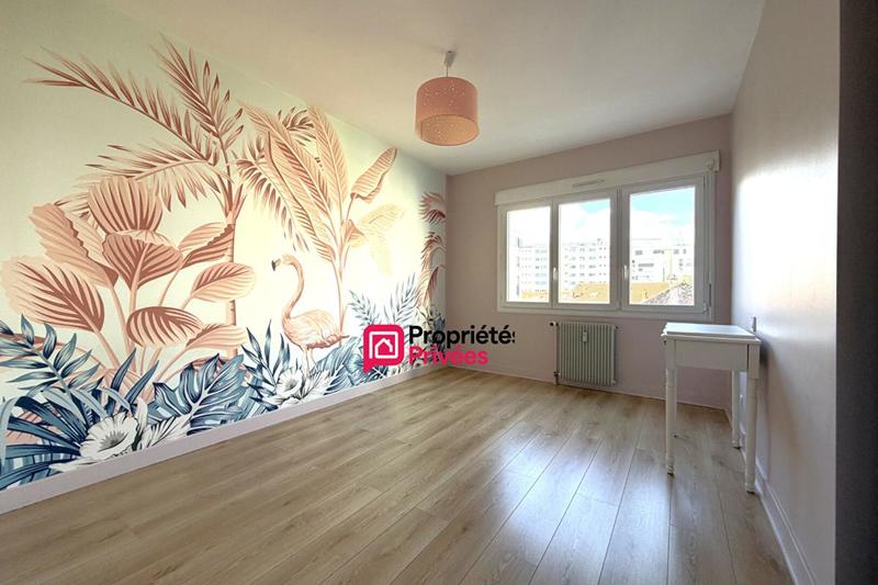 Appartement - 120 m² - 5 pièces