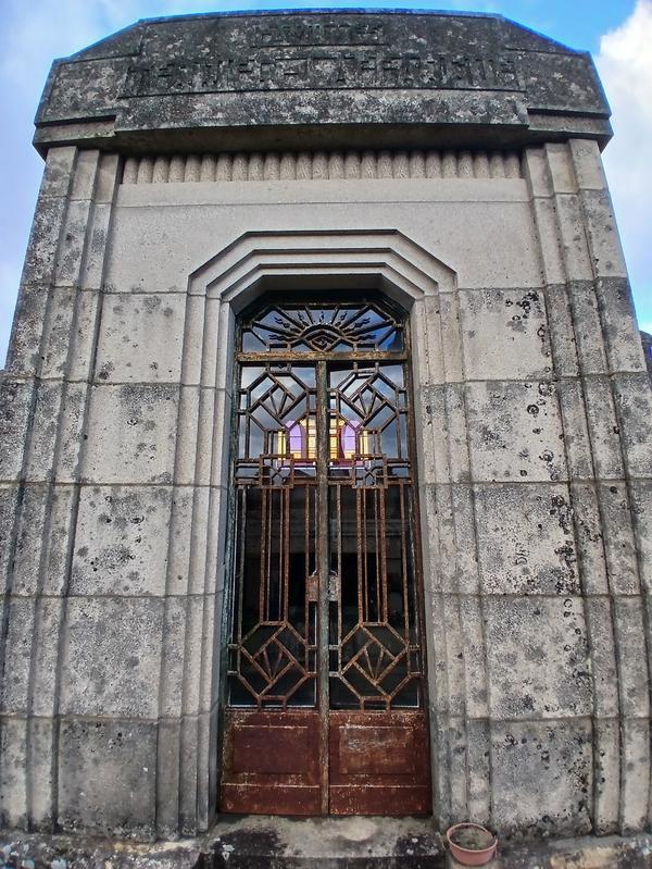 Cimetière de Louyat : Sur les traces de l'Art déco