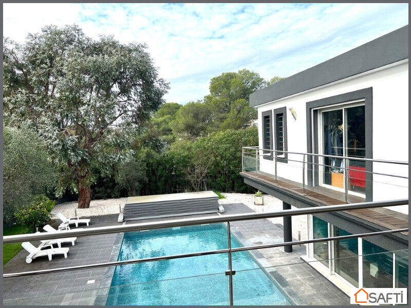 Maison - 279 m² - 9 pièces