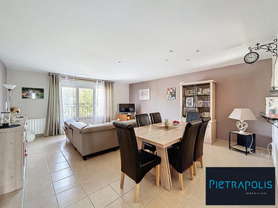 Appartement - 93 m² - 4 pièces