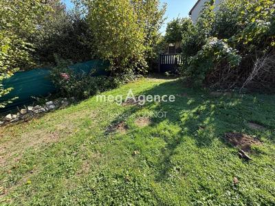 Terrain constructible - 1 018 m²