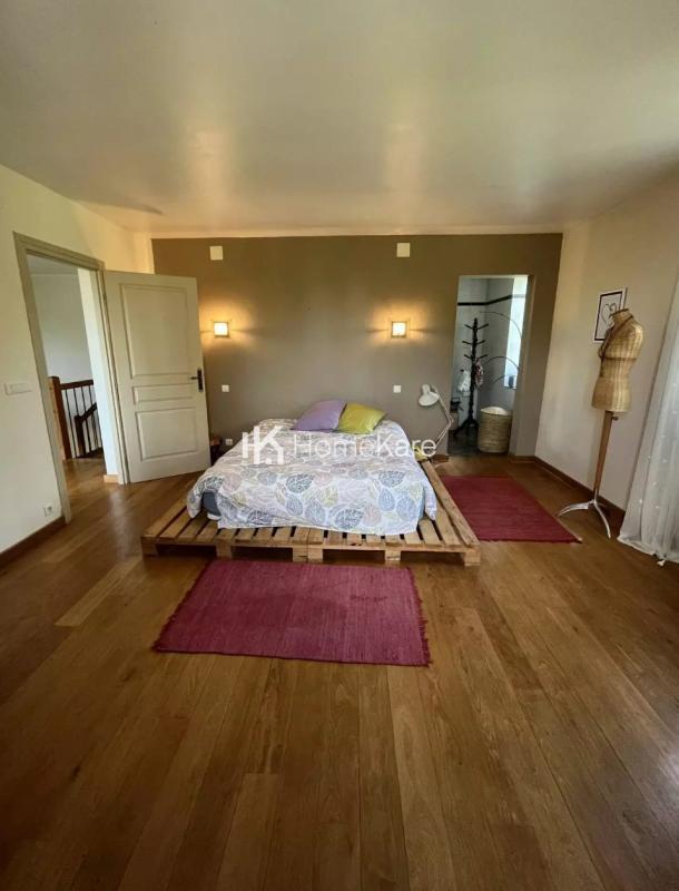 Maison - 255 m² - 10 pièces