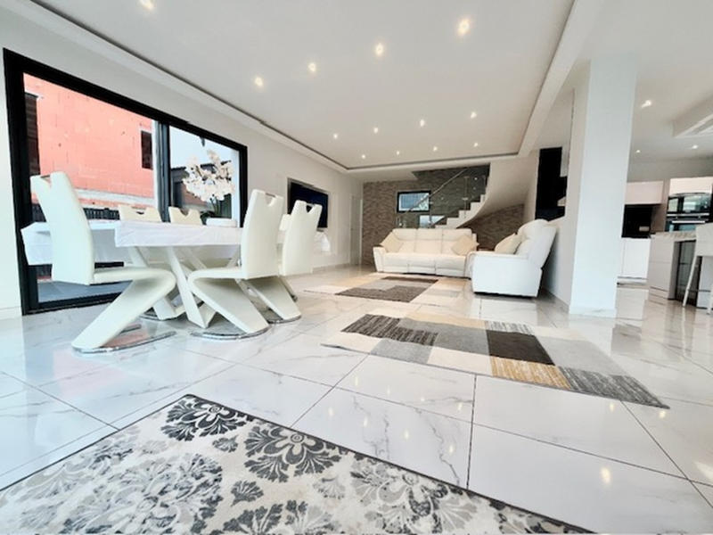 Maison - 110 m² - 4 pièces