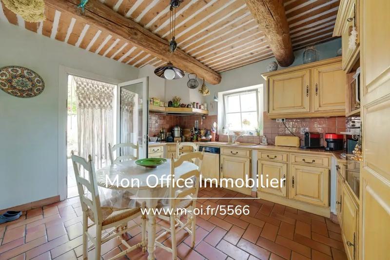 Maison - 270 m² - 6 pièces