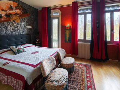 Appartement - 241 m² - 6 pièces