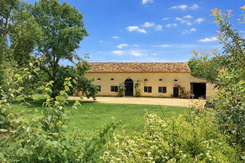 Maison - 429 m² - 10 pièces