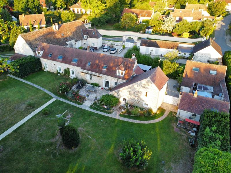 Maison - 320 m² - 11 pièces