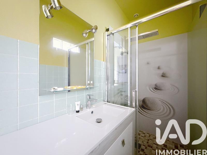 Maison - 382 m² - 5 pièces