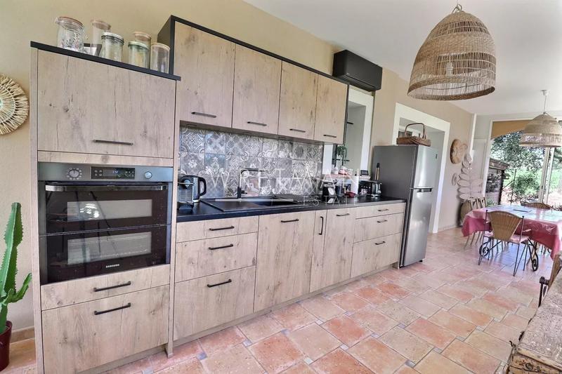 Villa - 230 m² - 9 pièces