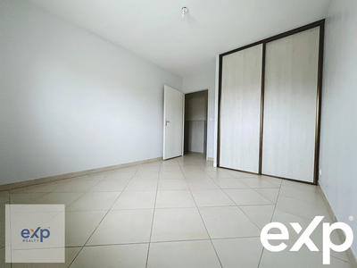 Maison - 235 m² - 10 pièces