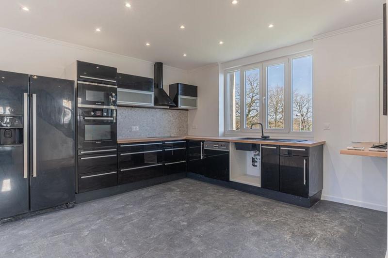 Maison - 111 m² - 6 pièces