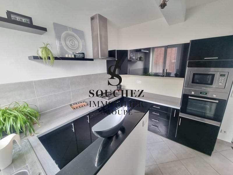 Maison - 250 m² - 8 pièces