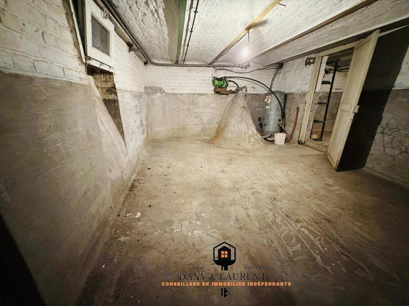 Maison - 280 m² - 8 pièces