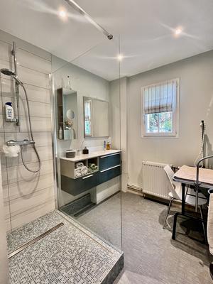 Maison traditionnelle - 221 m² - 7 pièces