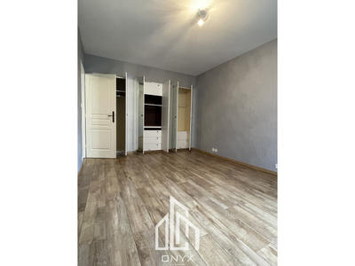 Appartement - 93 m² - 5 pièces
