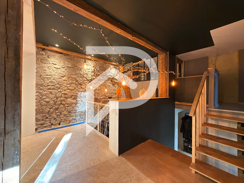 Maison - 166 m² - 8 pièces