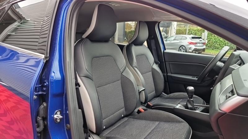 Renault Captur techno mild hybrid 140