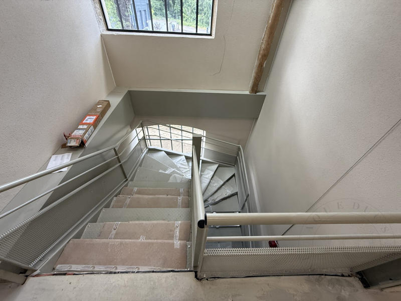 Local d'activités - 118 m² - 1 pièce