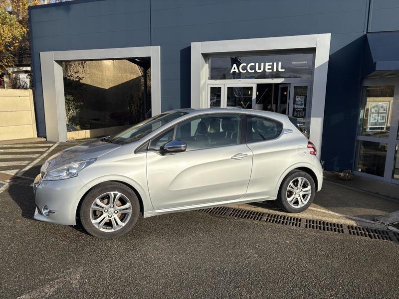 Peugeot 208 1.6l Hdi 90 Cv Allure - Kit Distribution Fait en 2025