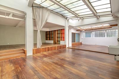 Loft - 154 m² - 4 pièces