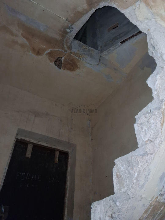 Maison - 950 m² - 42 pièces