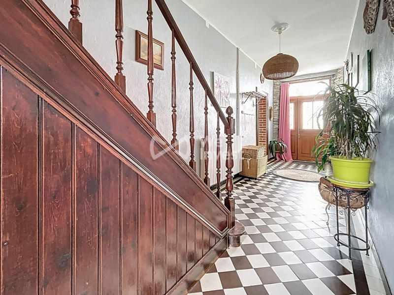 Maison - 204 m² - 7 pièces