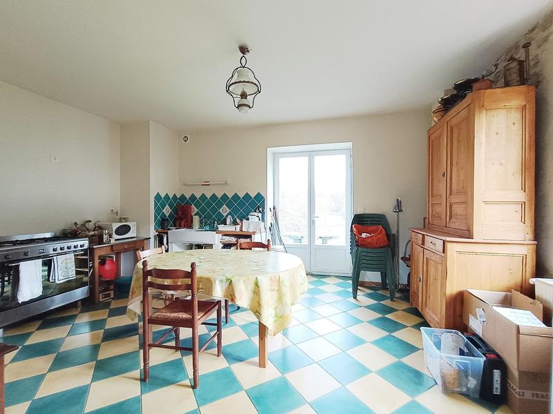Maison - 250 m² - 8 pièces