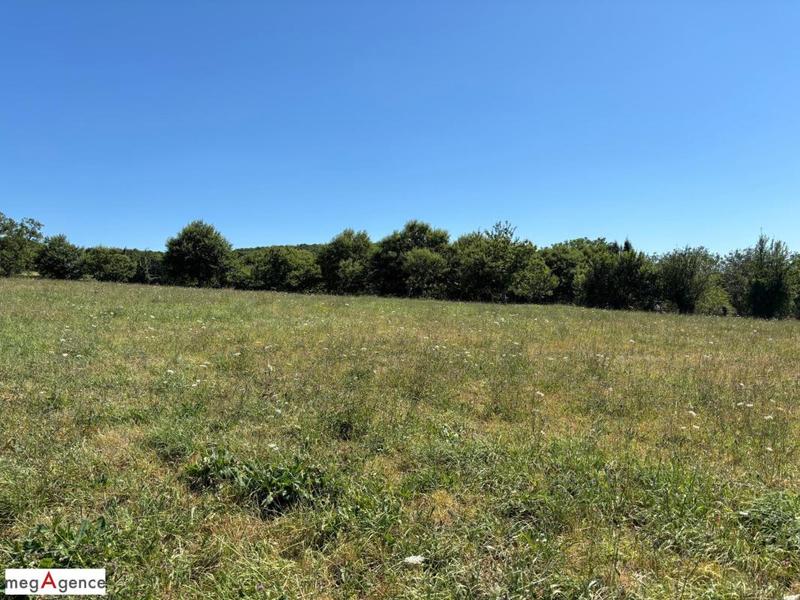 Terrain constructible - 1 922 m²