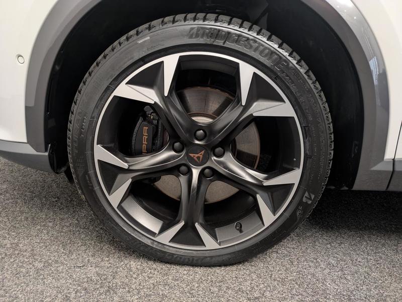 Cupra Formentor Vz 1.4 Tsi Dsg E-Hybrid 245ch Gps Toit Ouvrant Camera Jantes 19&quot;