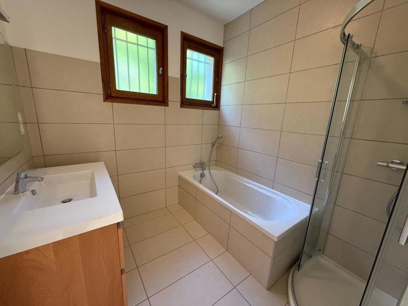 Maison - 245 m² - 10 pièces