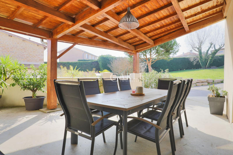 Maison - 208 m² - 7 pièces