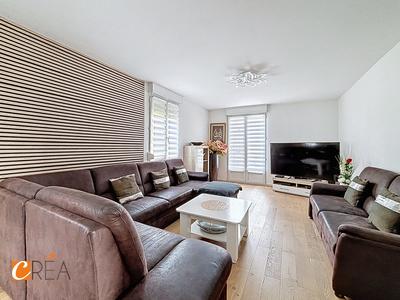 Maison - 220 m² - 12 pièces