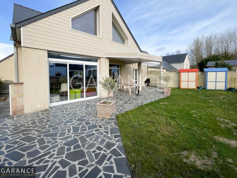 Maison - 211 m² - 6 pièces