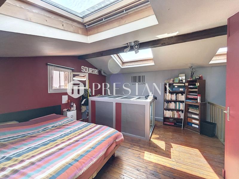 Maison - 200 m² - 7 pièces