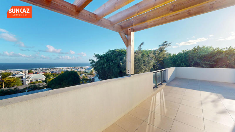 Appartement - 99 m² - 4 pièces