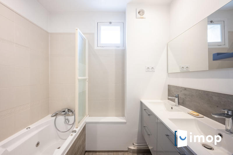 Appartement - 80 m² - 4 pièces