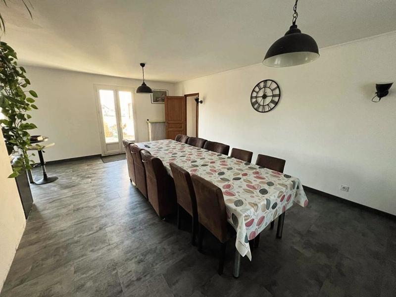 Maison - 230 m² - 9 pièces