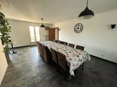 Maison - 230 m² - 9 pièces