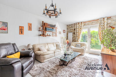 Appartement - 93 m² - 4 pièces