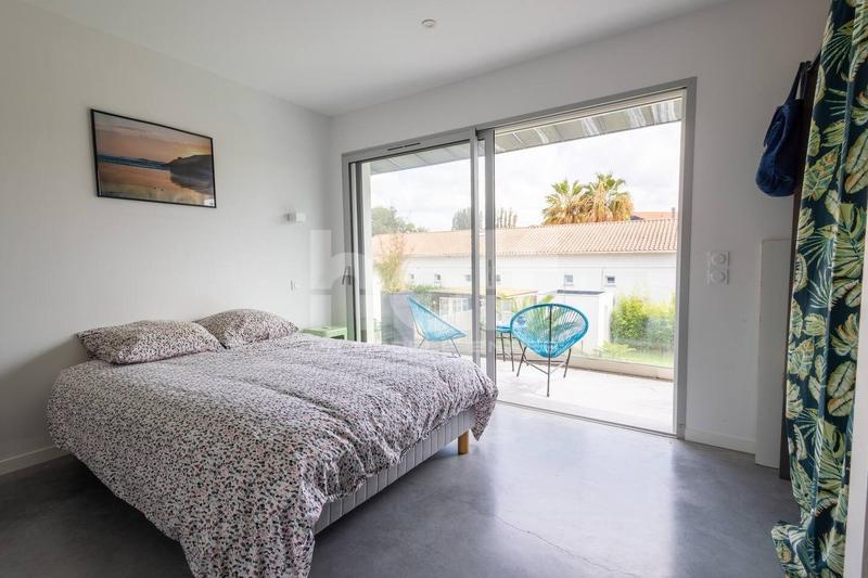 Villa - 221 m² - 6 pièces