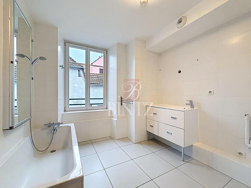 Appartement - 99 m² - 3 pièces